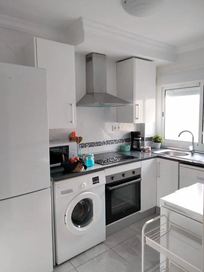 Apto. Angel. Playa De La Cachucha. Wifi, A/C Puerto Real Apartment